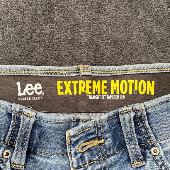 Lee Men’s Extreme Motion Jeans - Picture 1 of 4